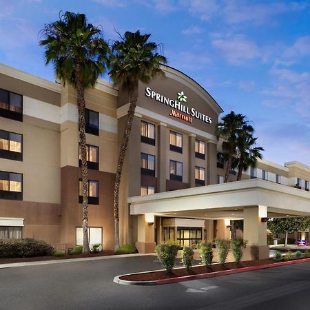 Springhill Suites Fresno Bagian luar foto