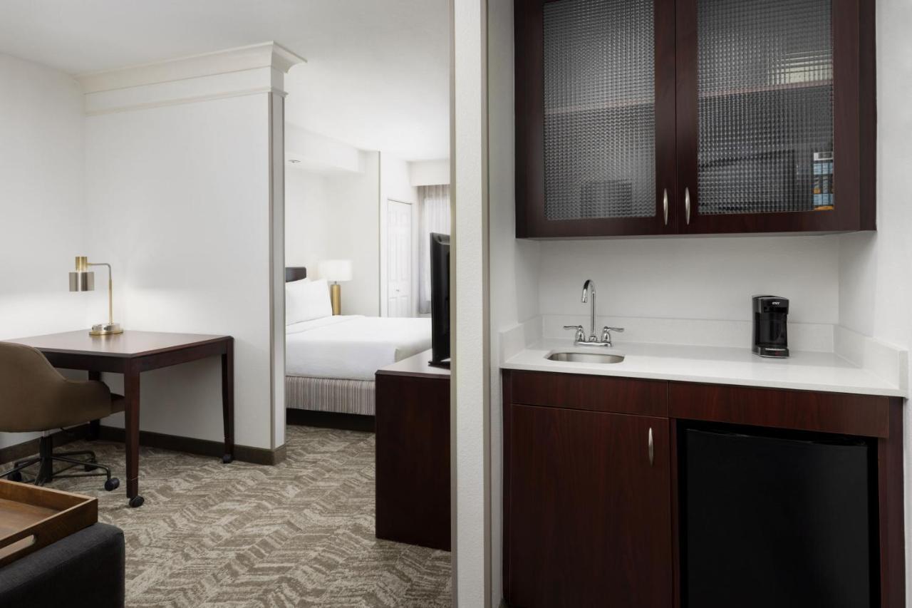 Springhill Suites Fresno Bagian luar foto