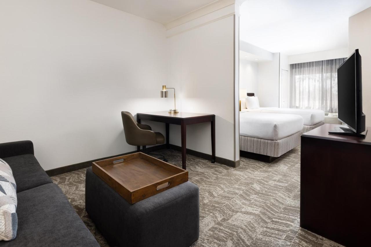 Springhill Suites Fresno Bagian luar foto