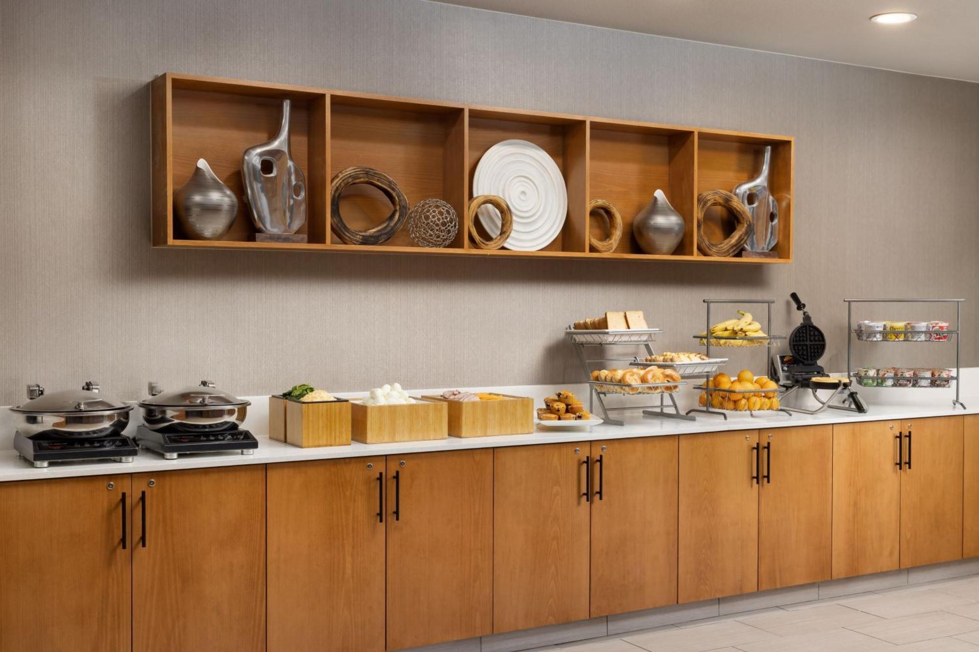 Springhill Suites Fresno Bagian luar foto