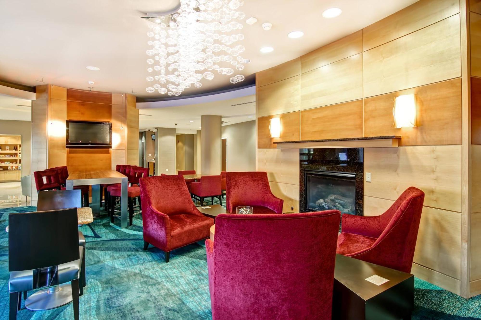 Springhill Suites Fresno Bagian luar foto