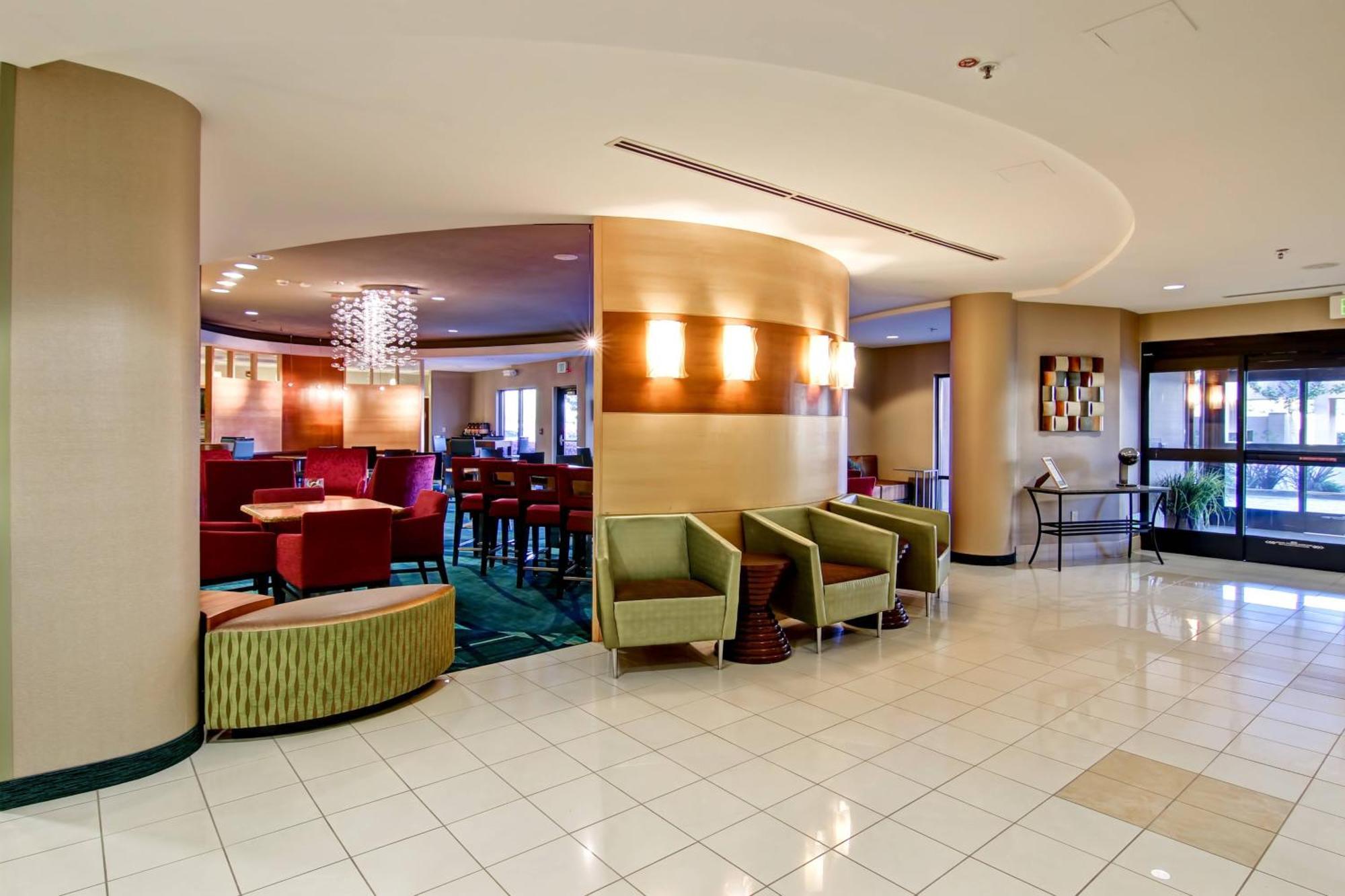 Springhill Suites Fresno Bagian luar foto